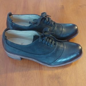Bernardo Suede Leather Shoes NWB